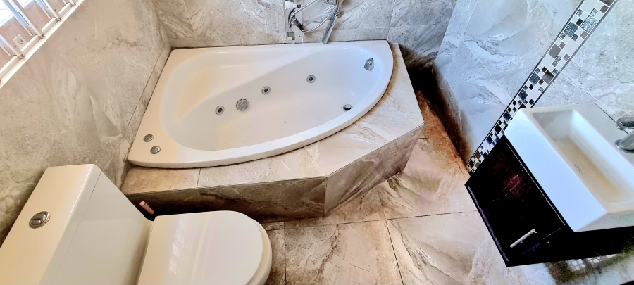 3 Bedroom Property for Sale in Amalinda Eastern Cape
